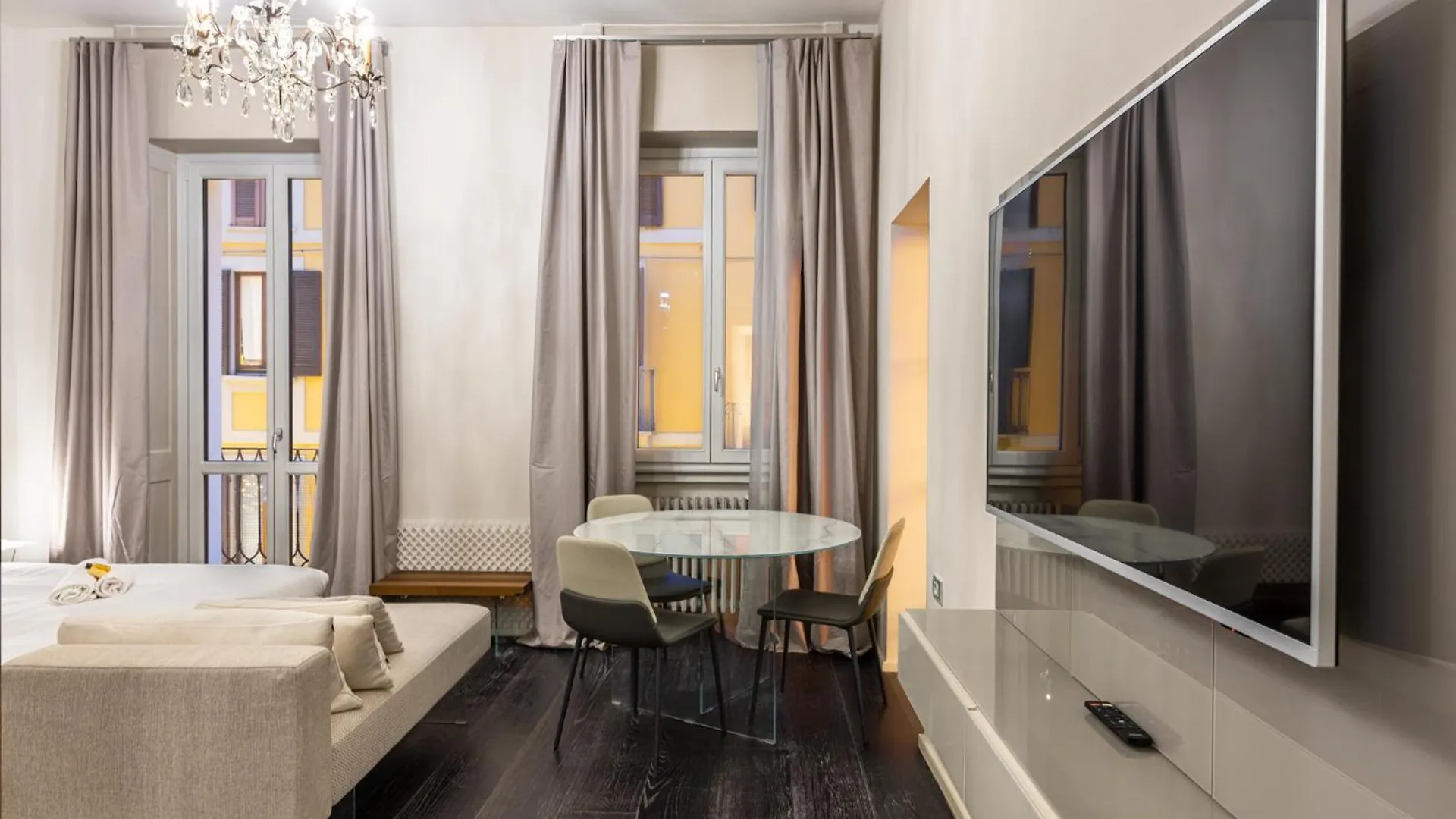 Brera - Grand Apartment With Hammam Milano