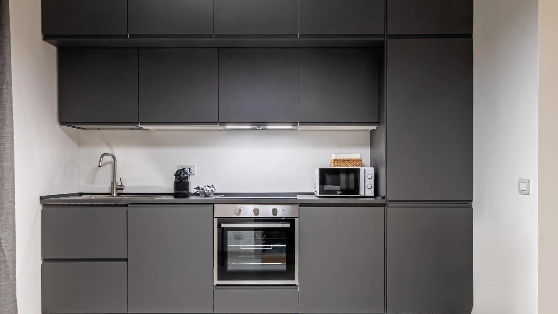 Brera - Grand Apartment With Hammam Milano