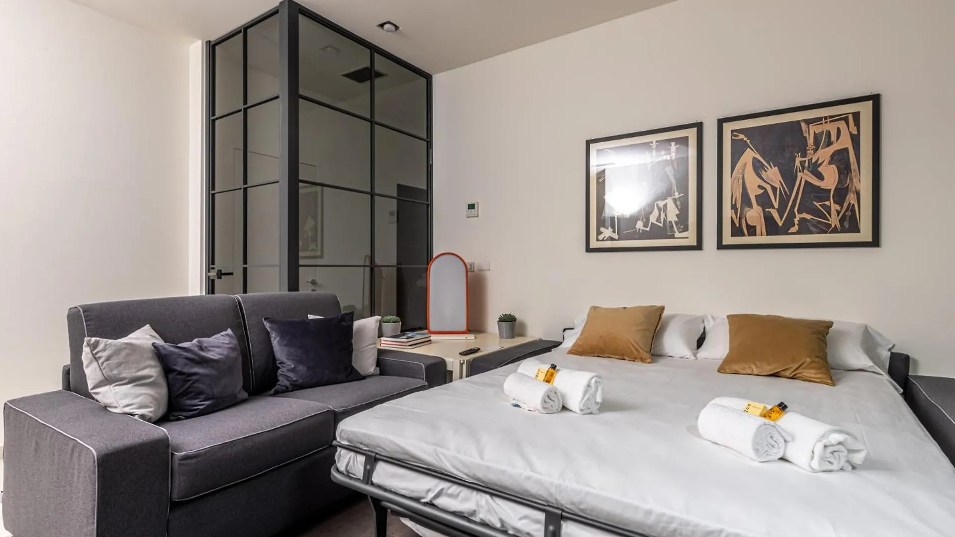 Brera - Grand Apartment With Hammam Milano