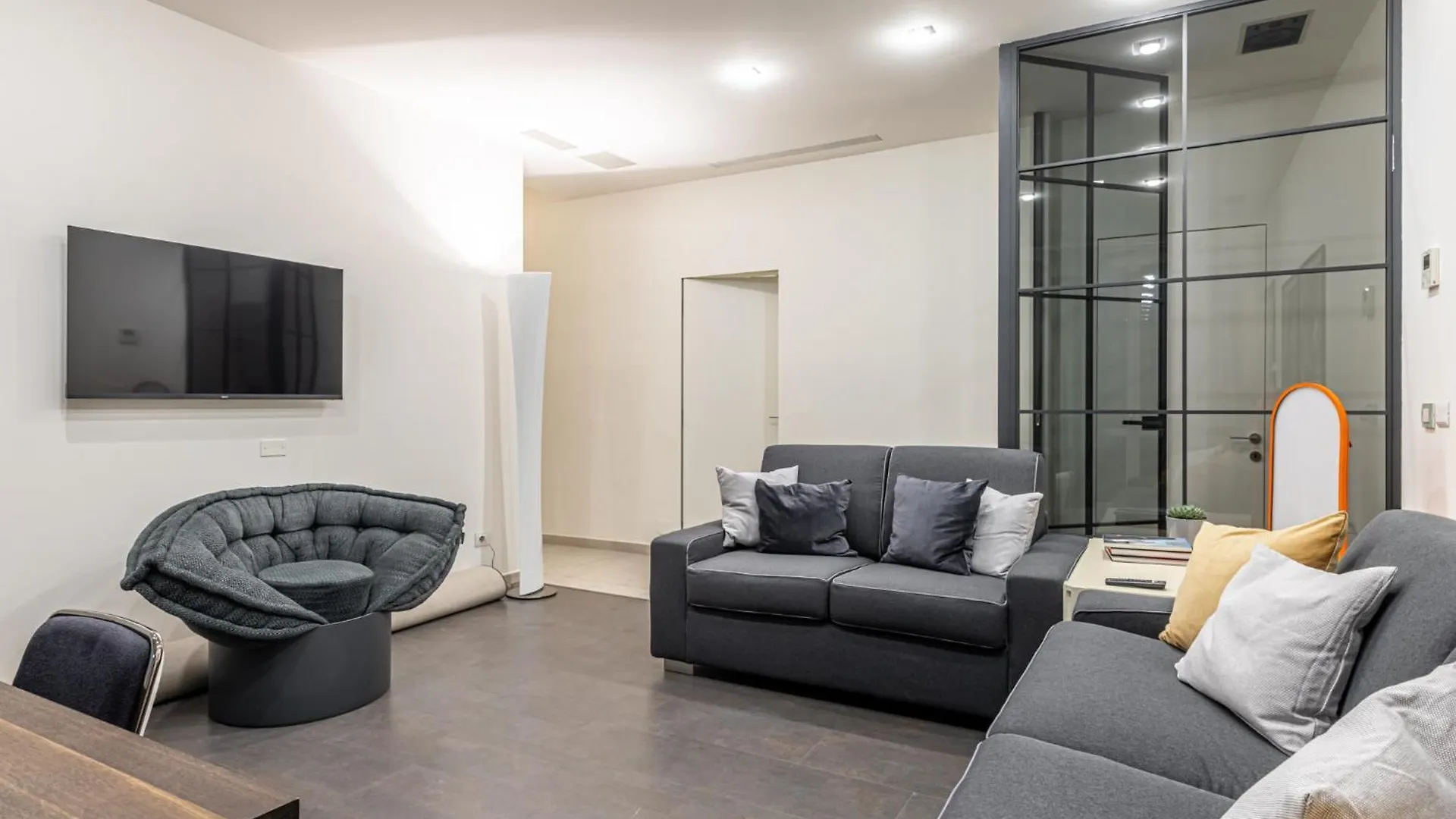 Brera - Grand Apartment With Hammam Milano
