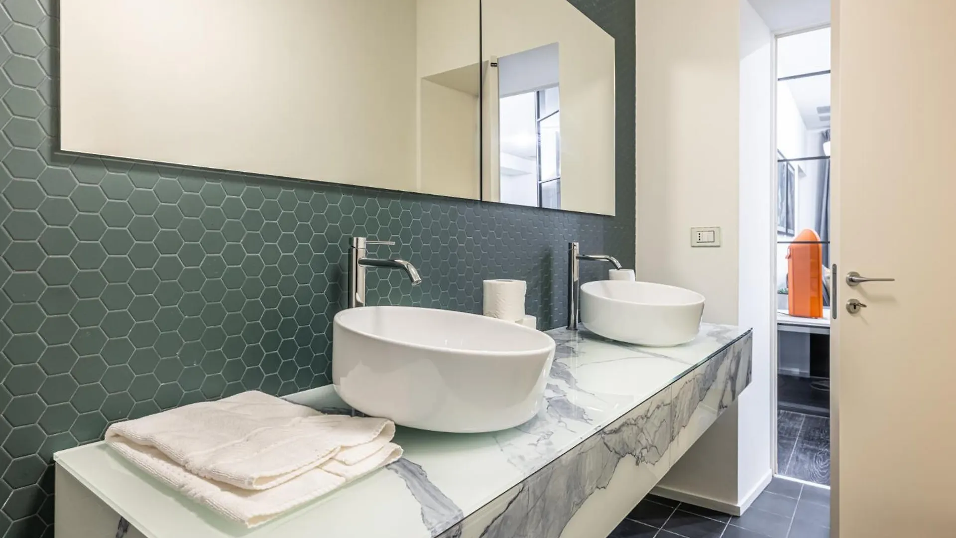 Brera - Grand Apartment With Hammam Milán